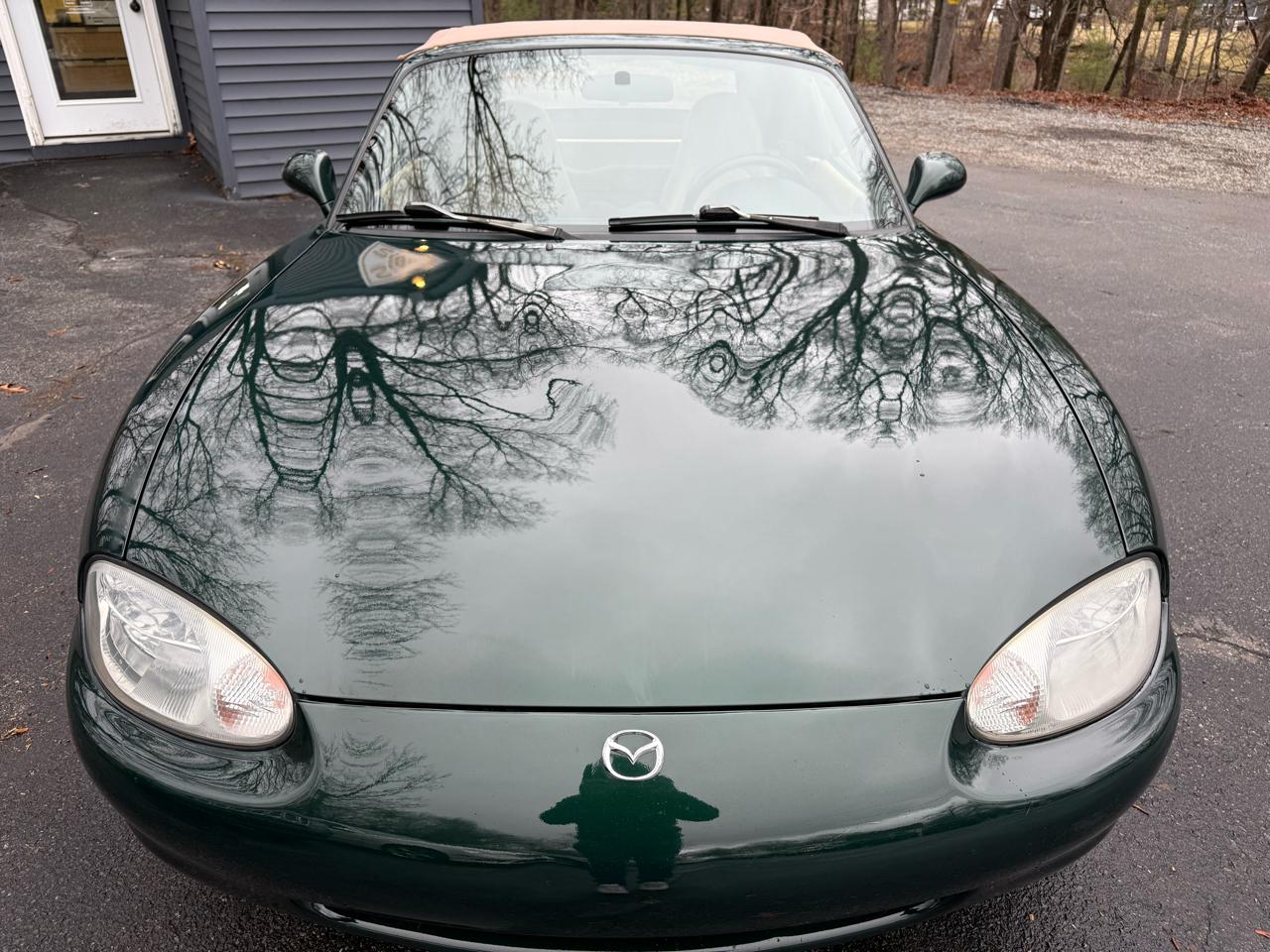 Mazda MX-5 Miata 2D Convertible 1999