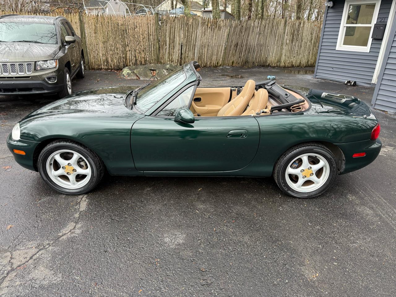 Mazda MX-5 Miata 2D Convertible 1999