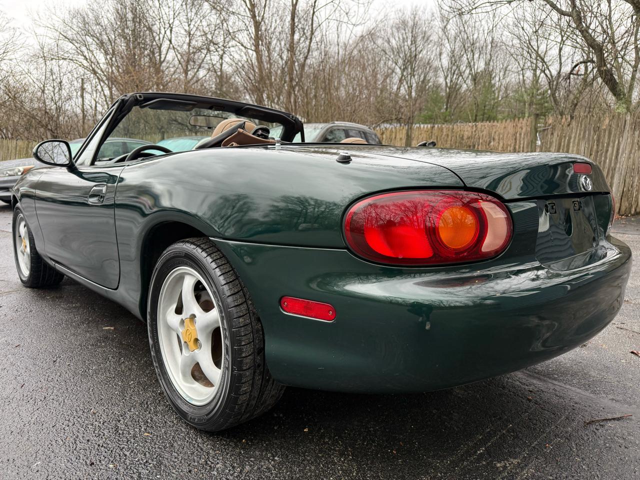 Mazda MX-5 Miata 2D Convertible 1999