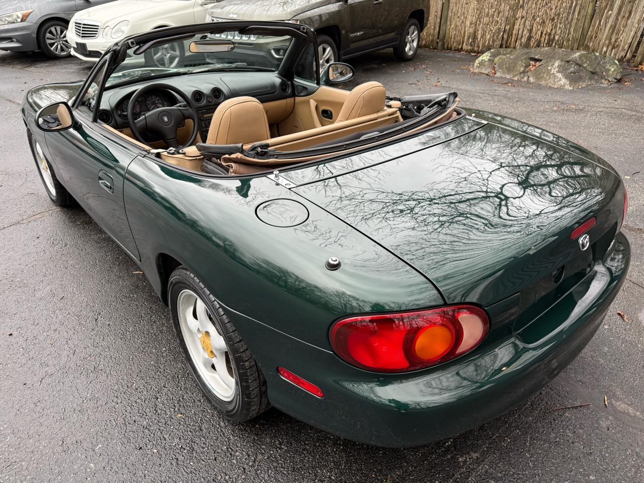 Mazda MX-5 Miata 2D Convertible 1999