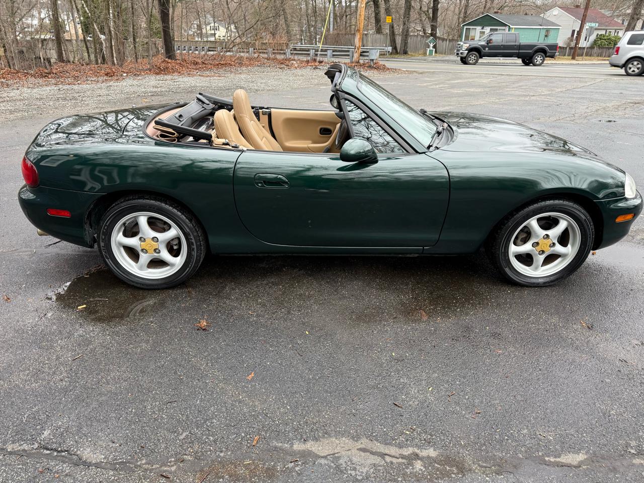 Mazda MX-5 Miata 2D Convertible 1999