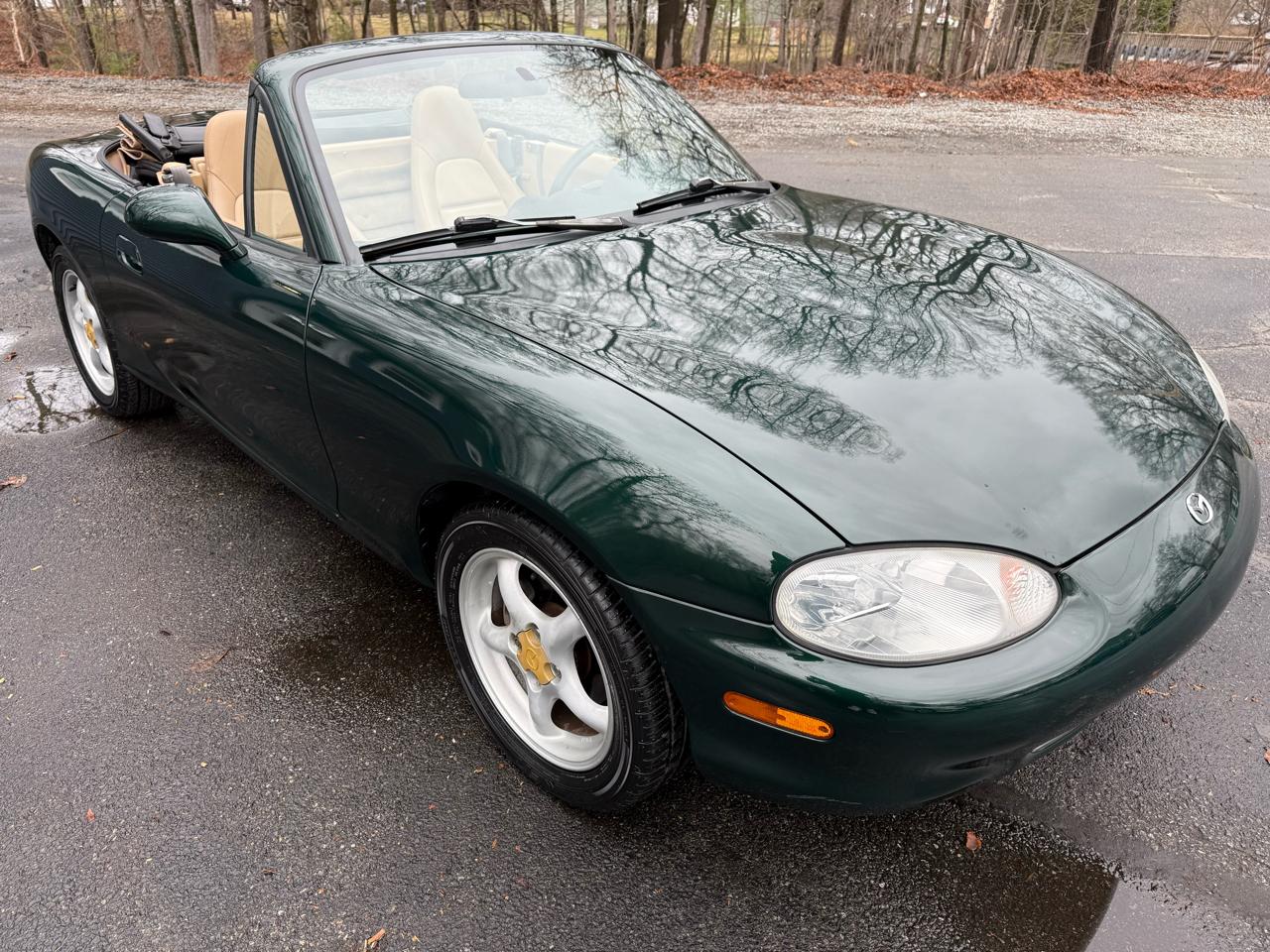 Mazda MX-5 Miata 2D Convertible 1999