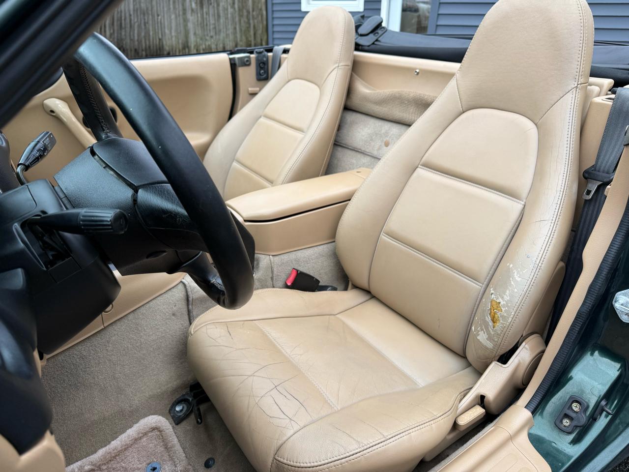 Mazda MX-5 Miata 2D Convertible 1999