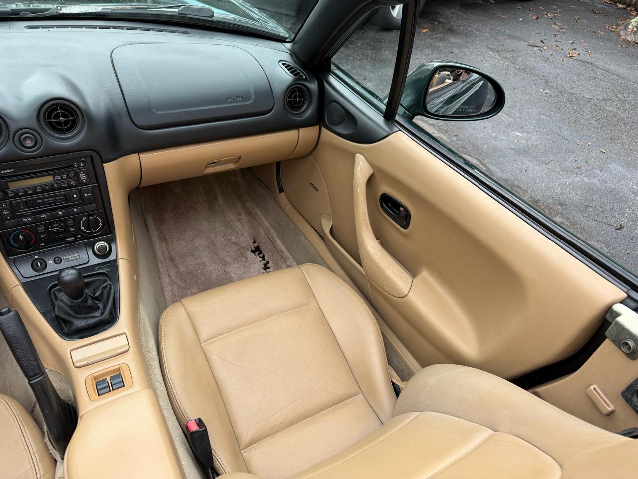 Mazda MX-5 Miata 2D Convertible 1999