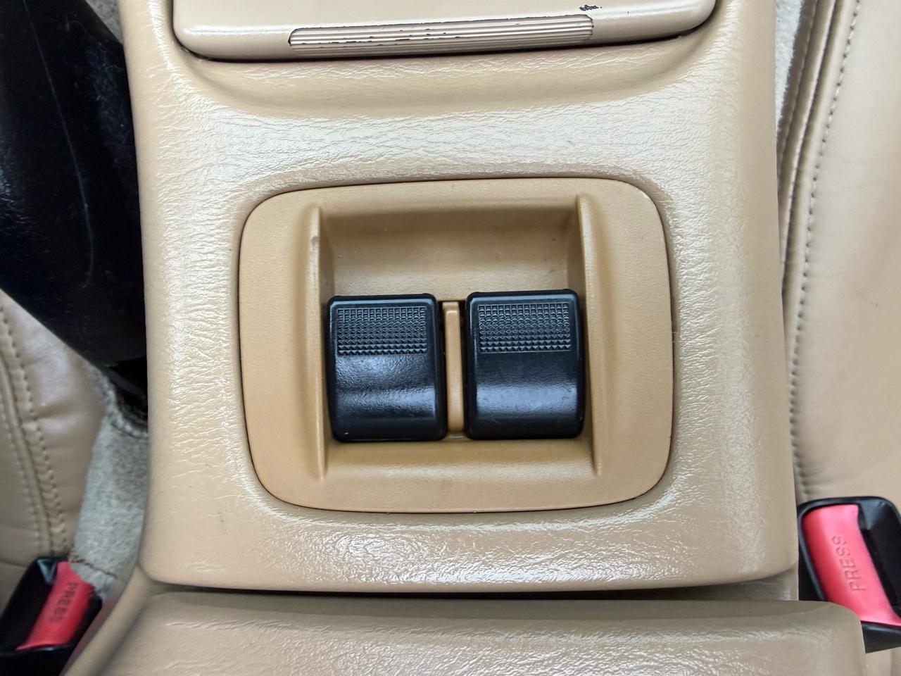 Mazda MX-5 Miata 2D Convertible 1999