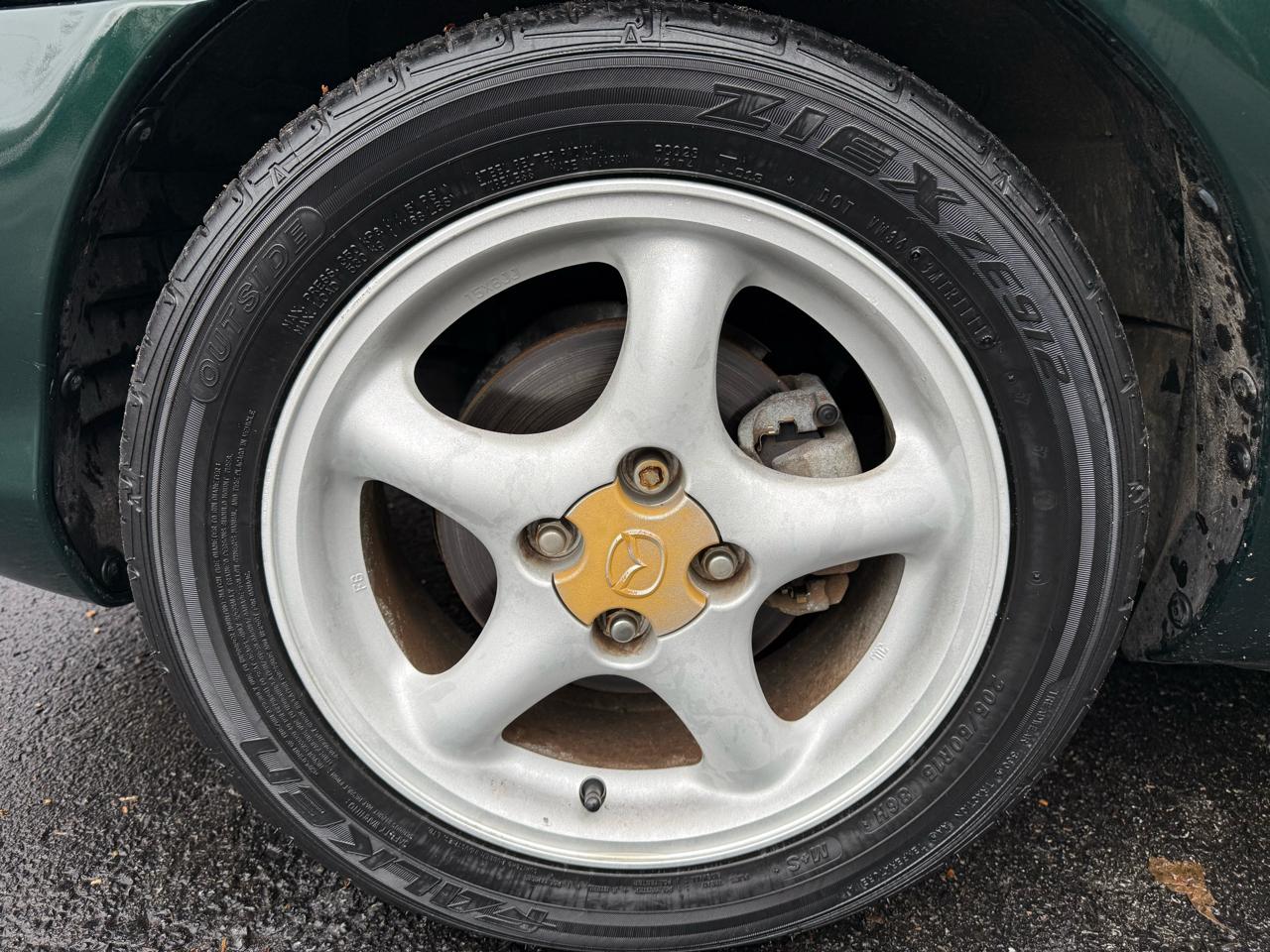 Mazda MX-5 Miata 2D Convertible 1999