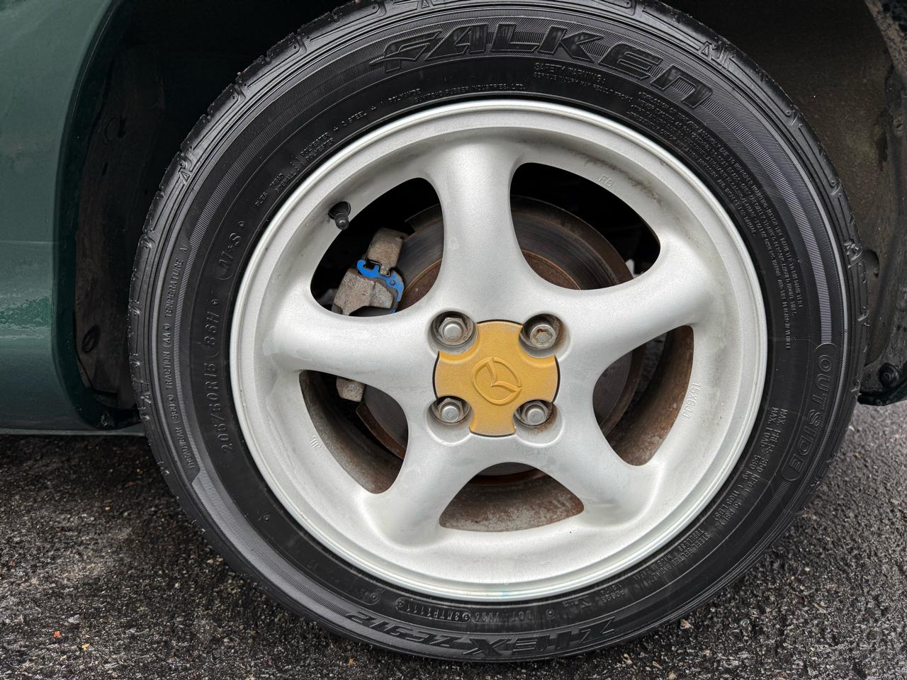 Mazda MX-5 Miata 2D Convertible 1999