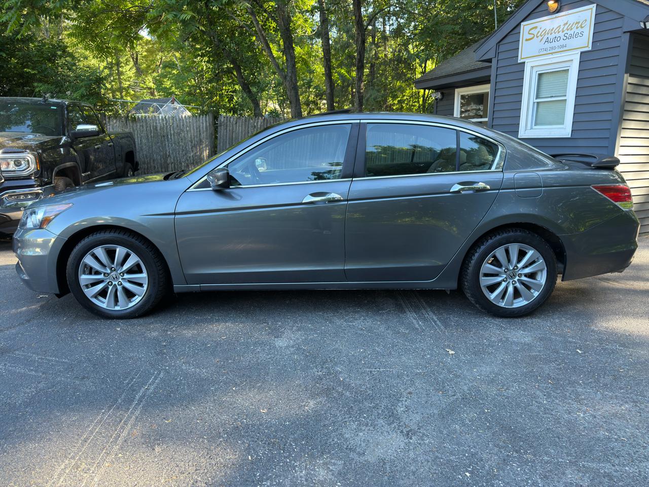 Honda Accord EX-L V-6 Sedan AT 2011
