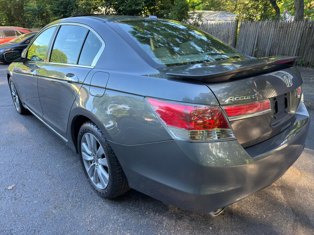 Honda Accord EX-L V-6 Sedan AT 2011