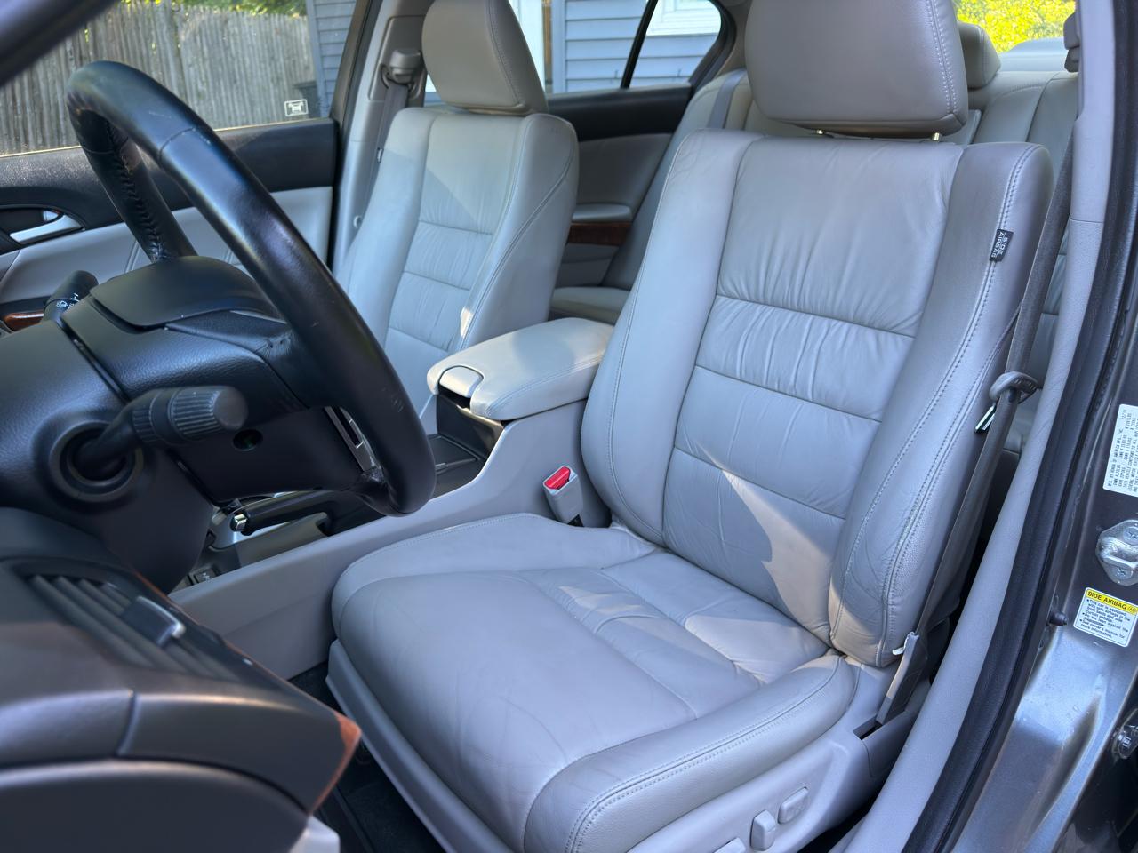 Honda Accord EX-L V-6 Sedan AT 2011