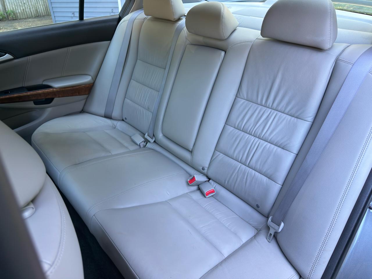 Honda Accord EX-L V-6 Sedan AT 2011