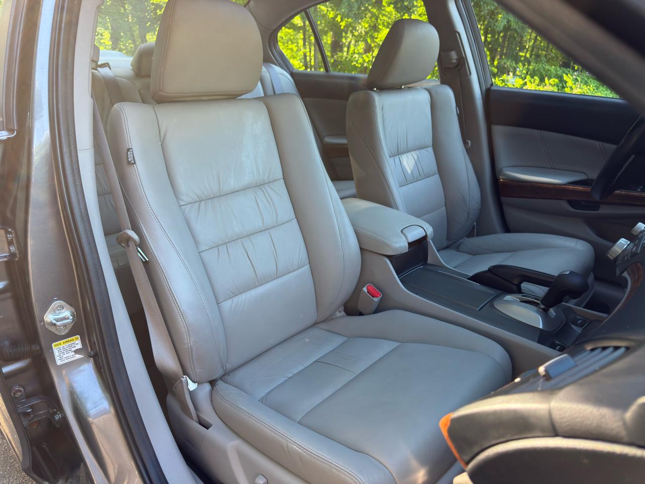 Honda Accord EX-L V-6 Sedan AT 2011