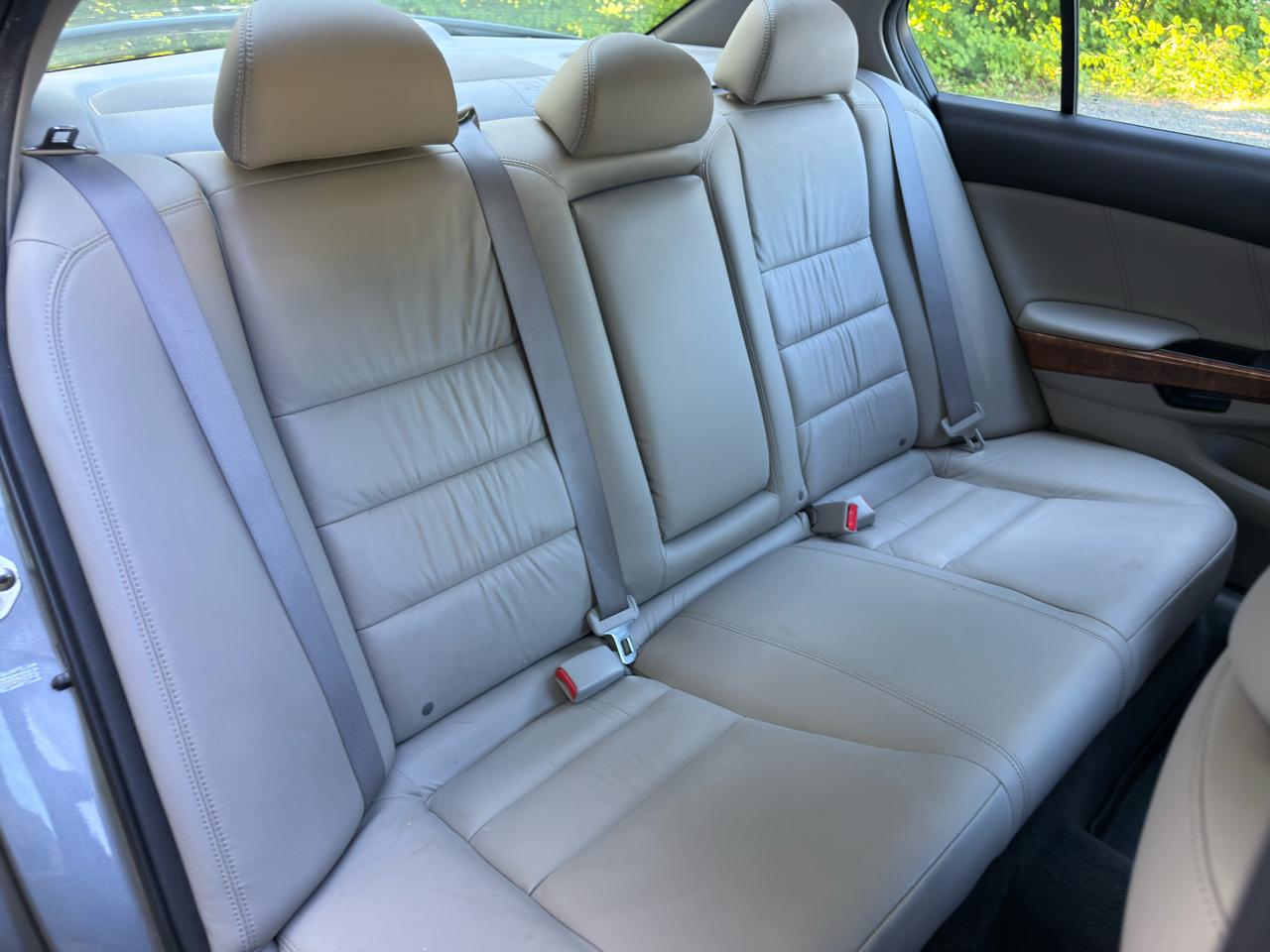 Honda Accord EX-L V-6 Sedan AT 2011