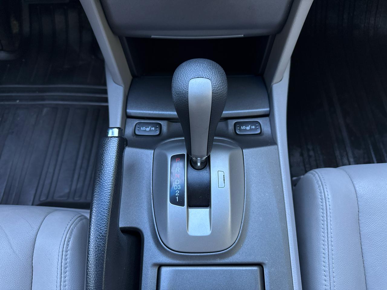 Honda Accord EX-L V-6 Sedan AT 2011