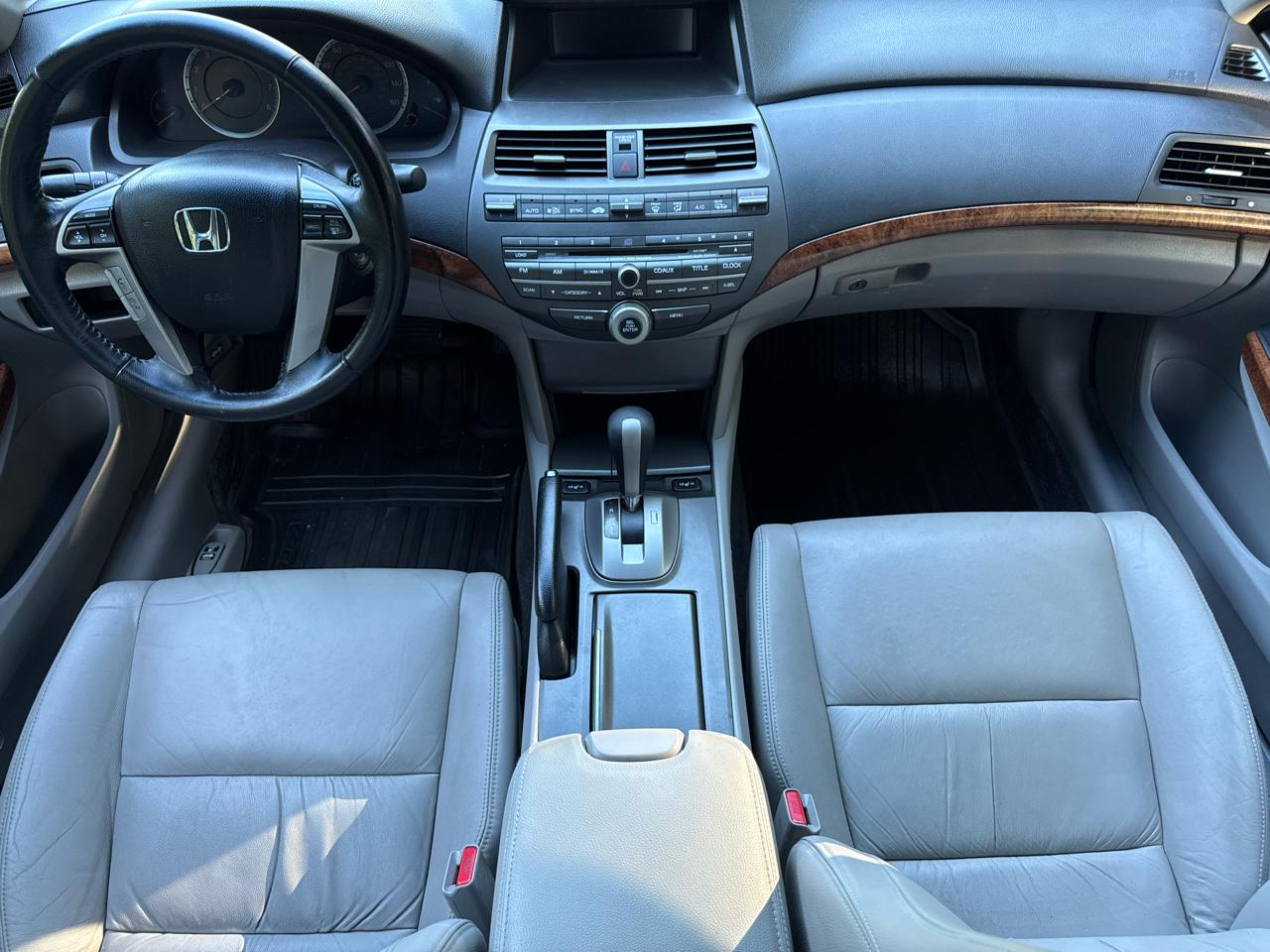 Honda Accord EX-L V-6 Sedan AT 2011