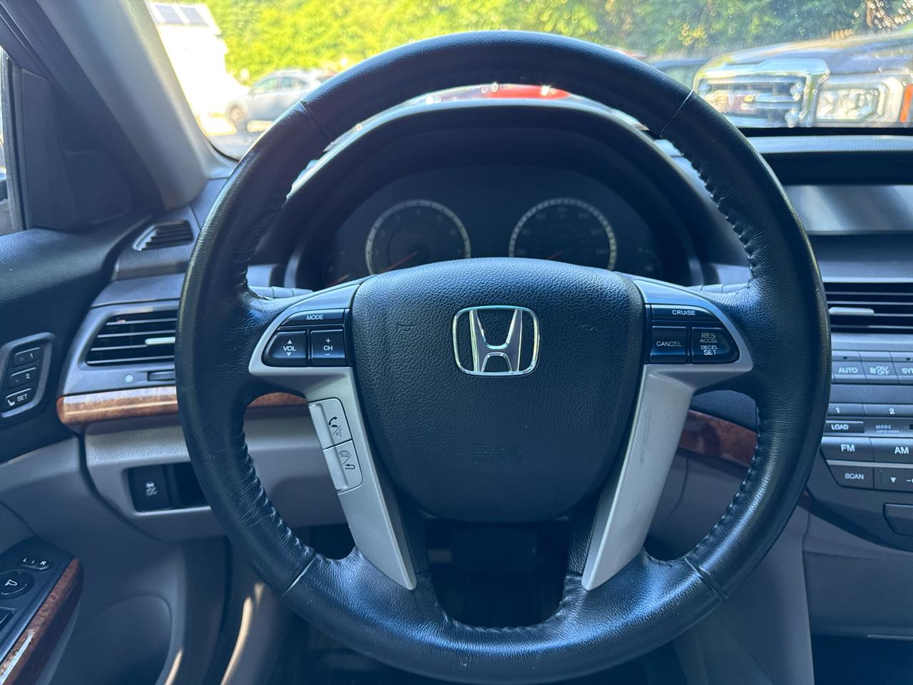 Honda Accord EX-L V-6 Sedan AT 2011
