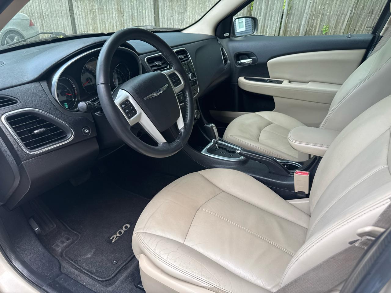 Chrysler 200 Limited 2013