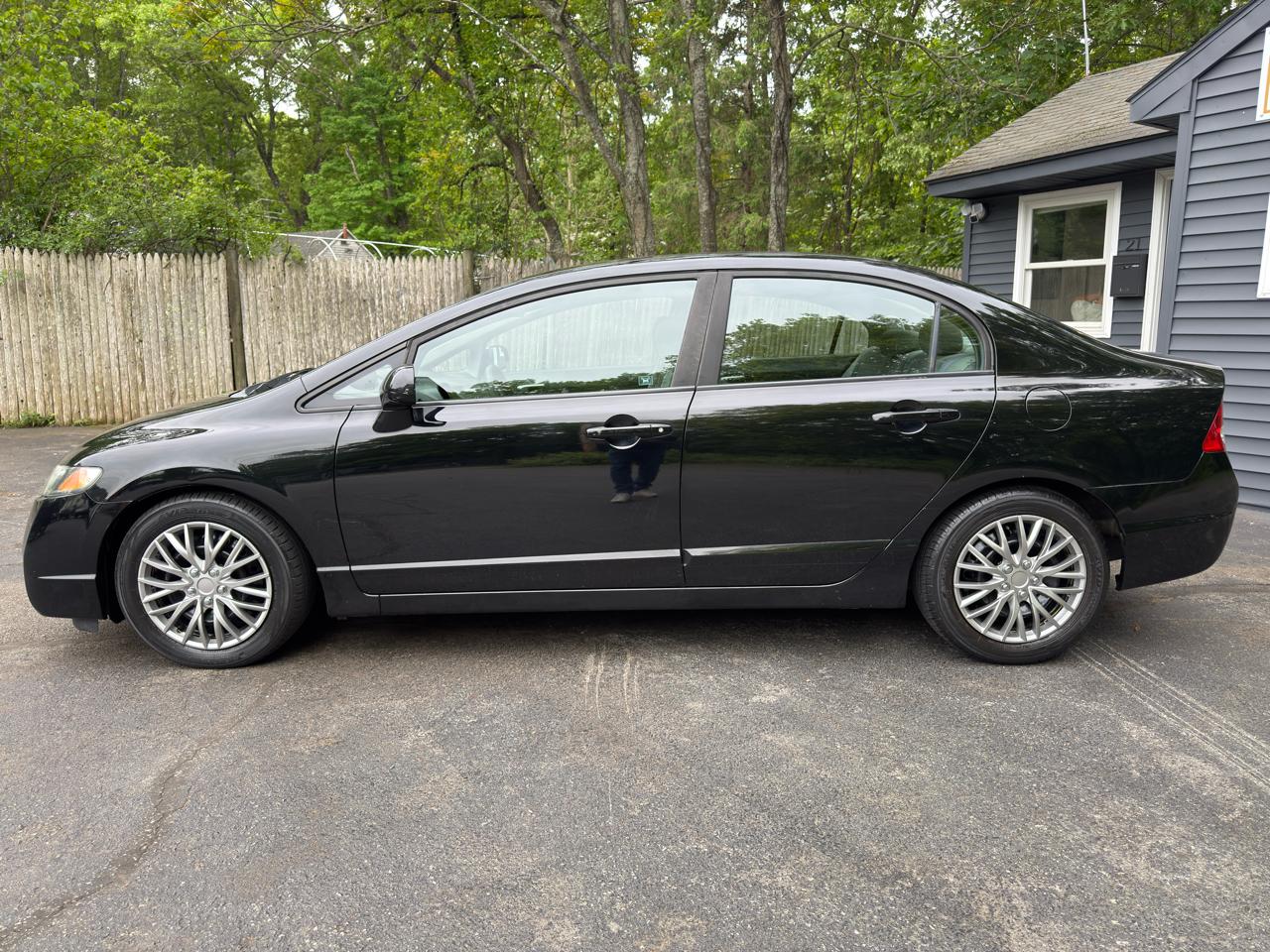 Honda Civic LX Sedan 5-Speed MT 2010