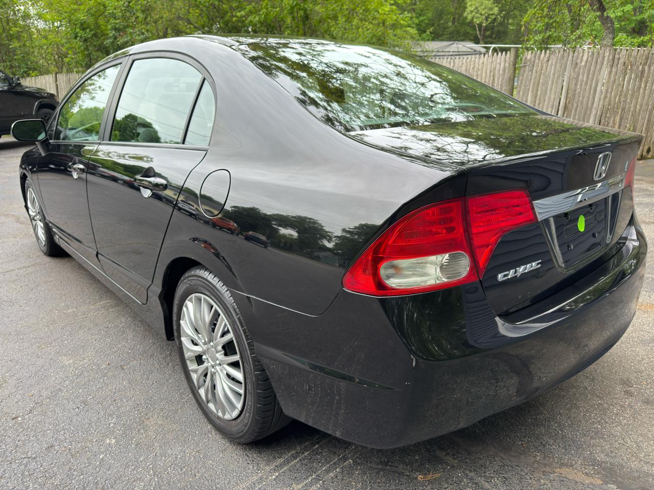 Honda Civic LX Sedan 5-Speed MT 2010