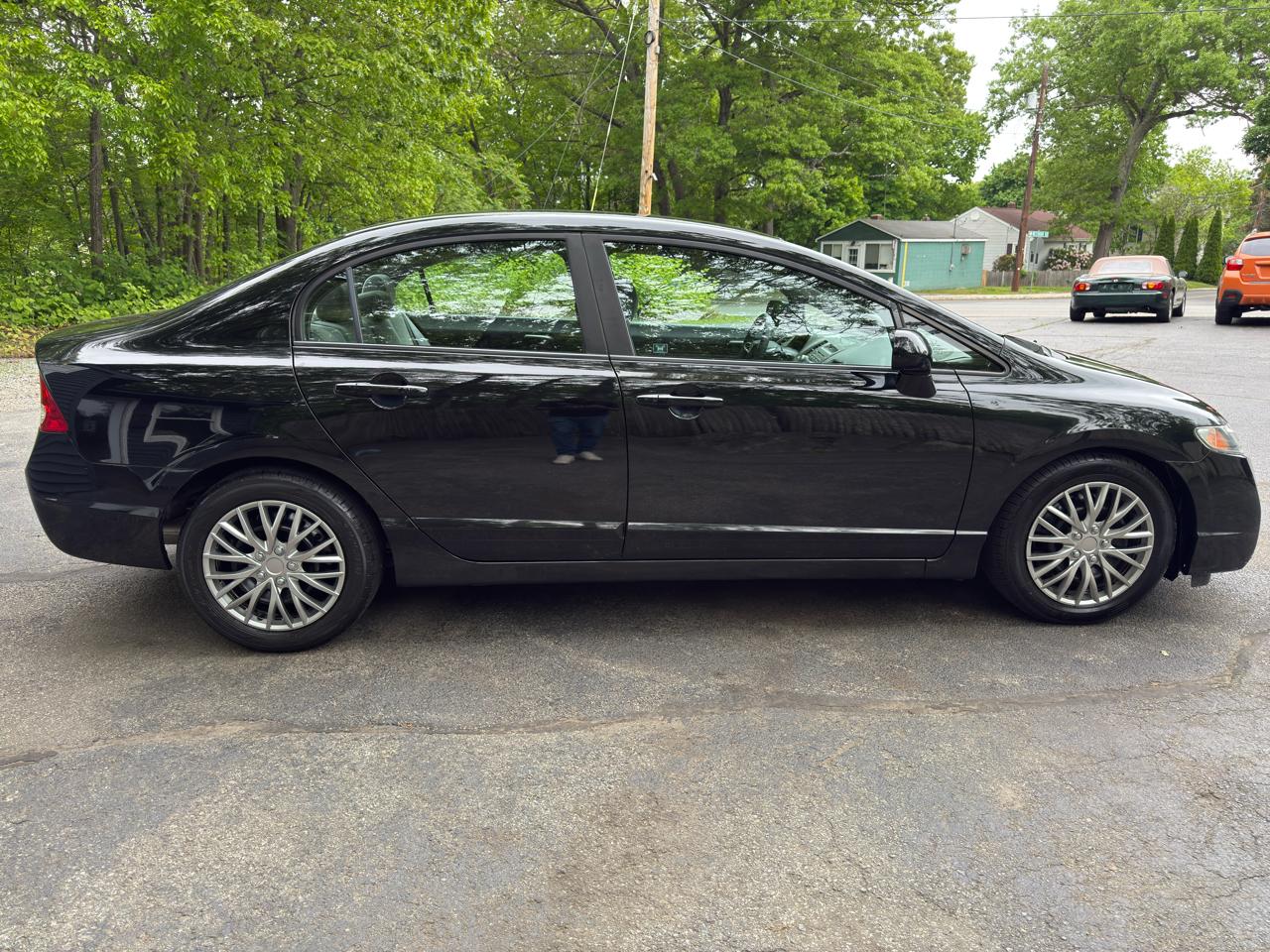 Honda Civic LX Sedan 5-Speed MT 2010