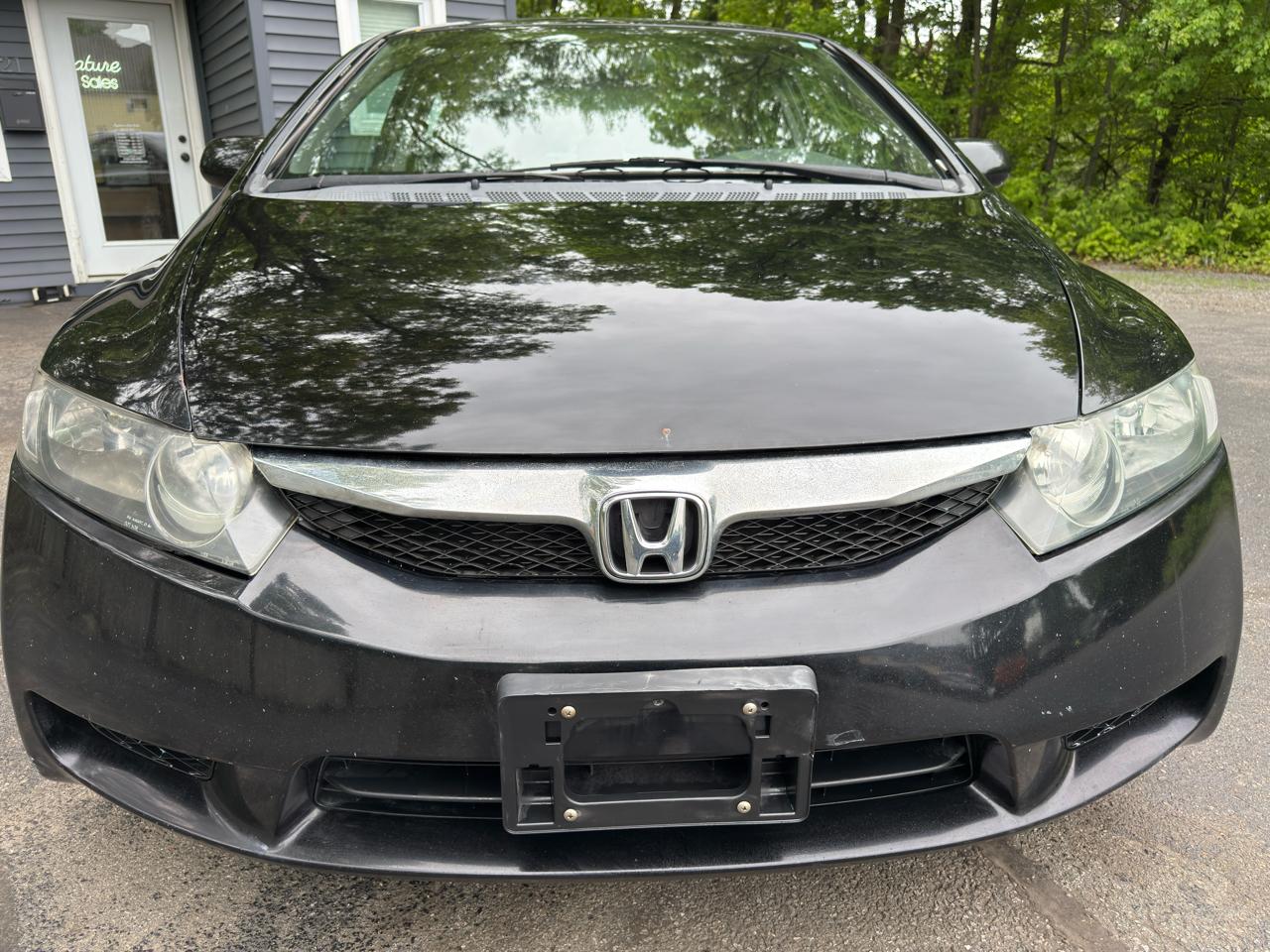 Honda Civic LX Sedan 5-Speed MT 2010