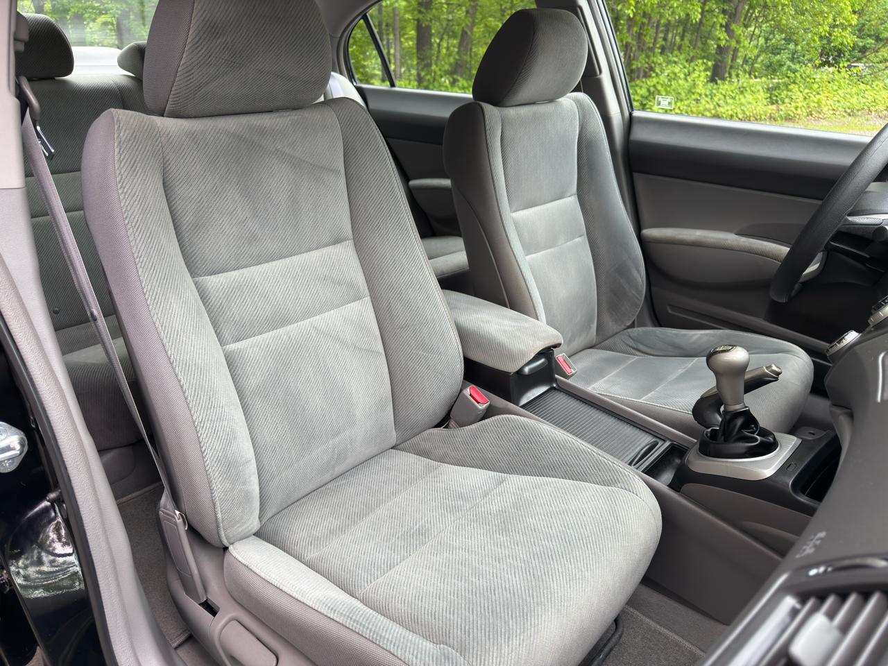 Honda Civic LX Sedan 5-Speed MT 2010