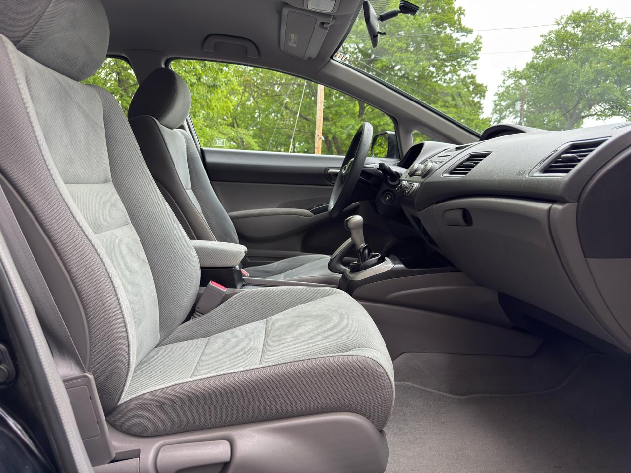 Honda Civic LX Sedan 5-Speed MT 2010