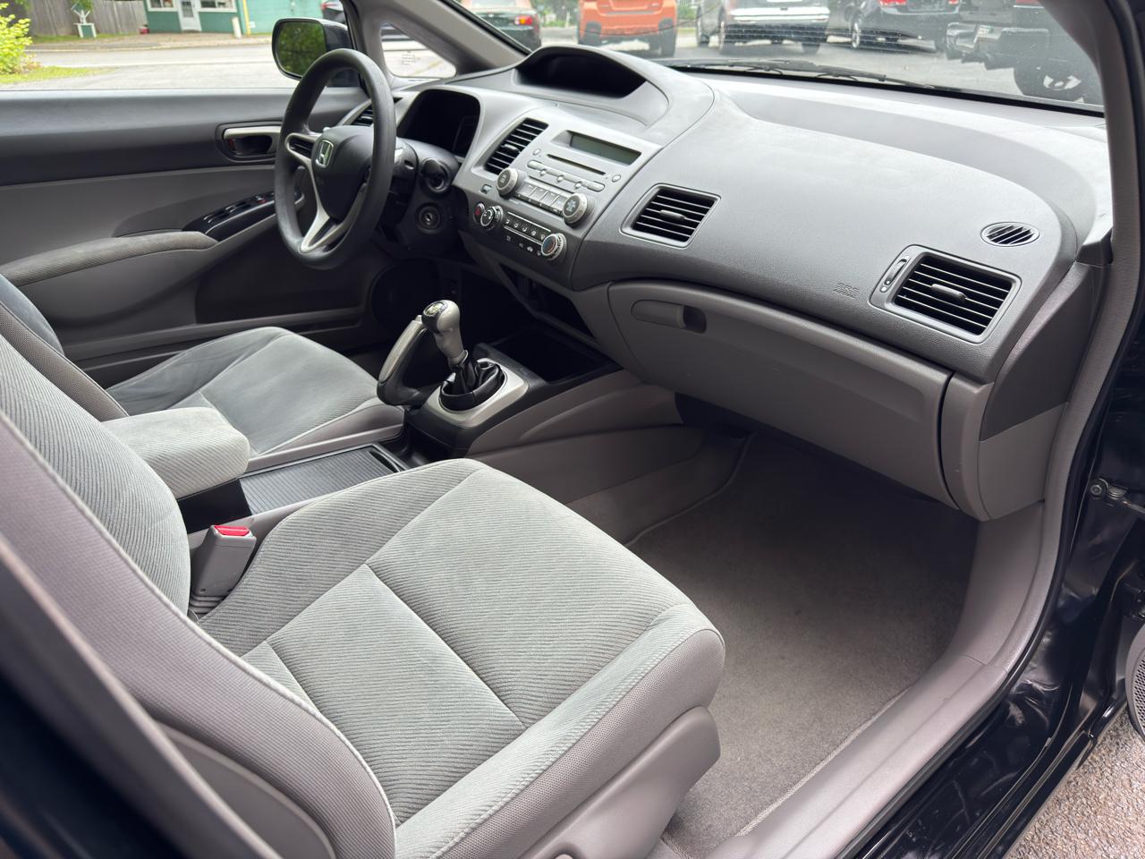 Honda Civic LX Sedan 5-Speed MT 2010