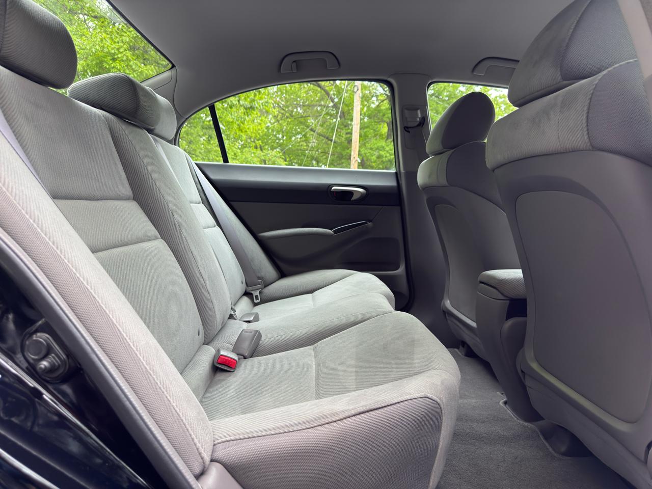 Honda Civic LX Sedan 5-Speed MT 2010
