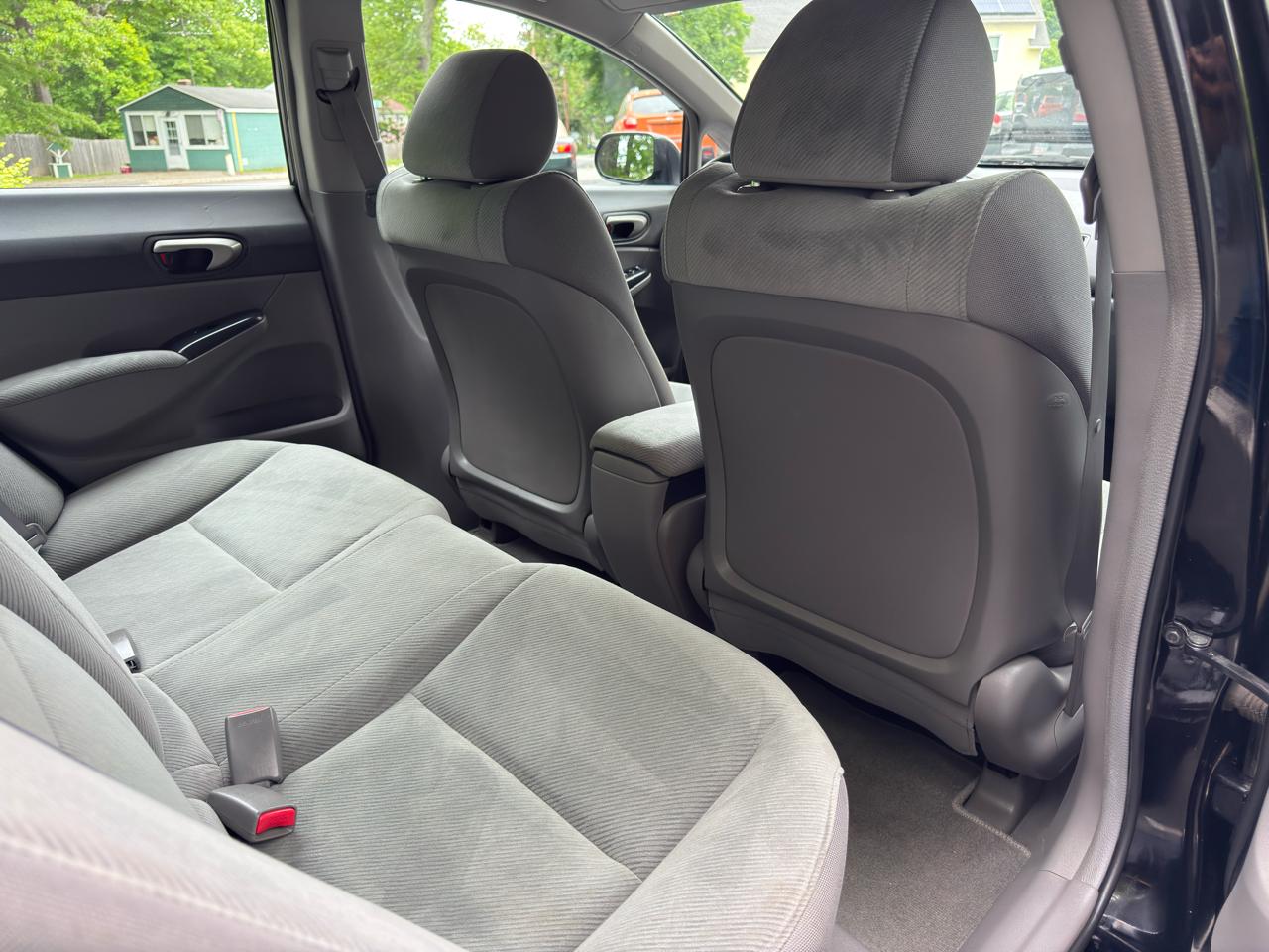 Honda Civic LX Sedan 5-Speed MT 2010