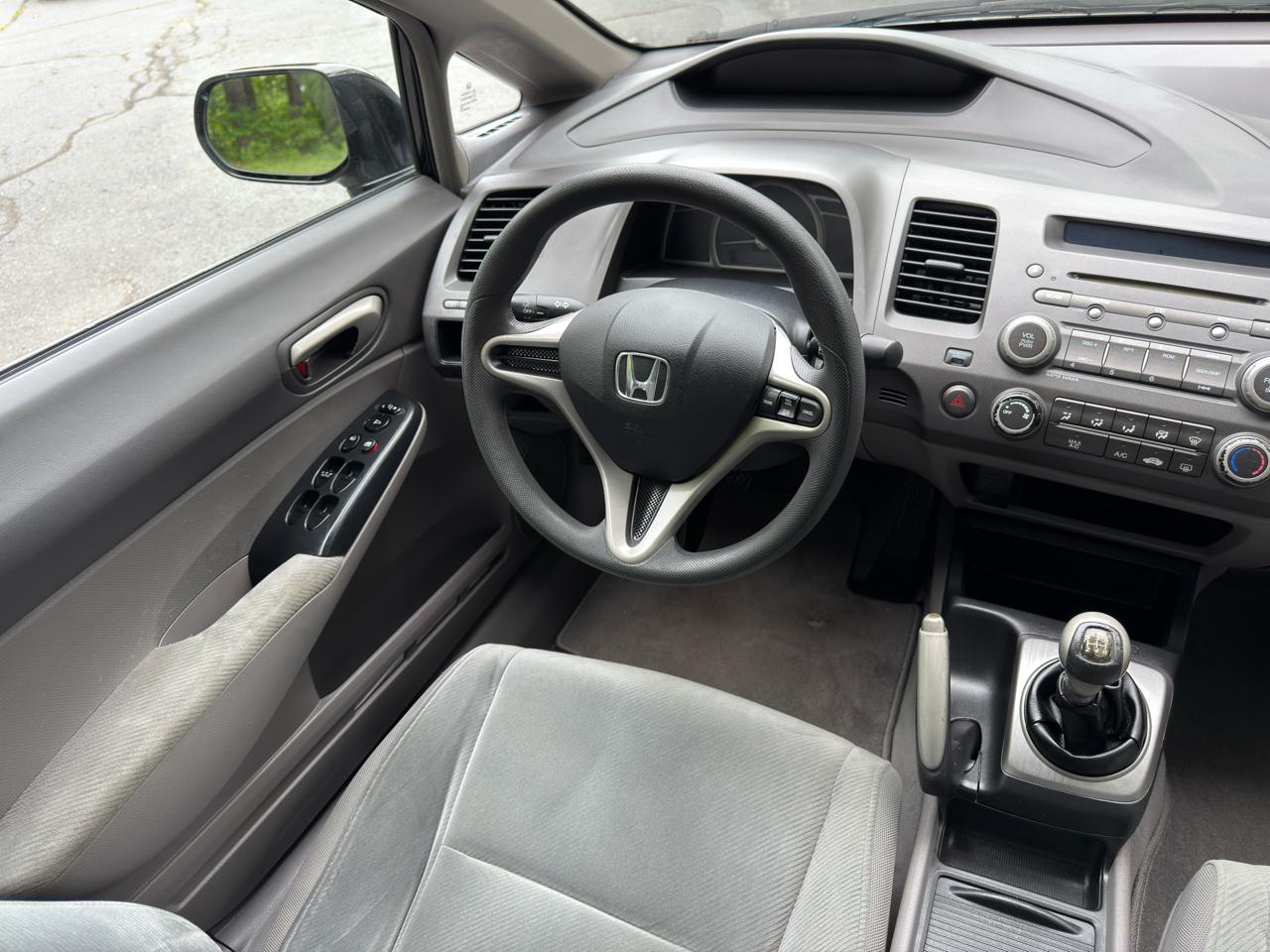 Honda Civic LX Sedan 5-Speed MT 2010