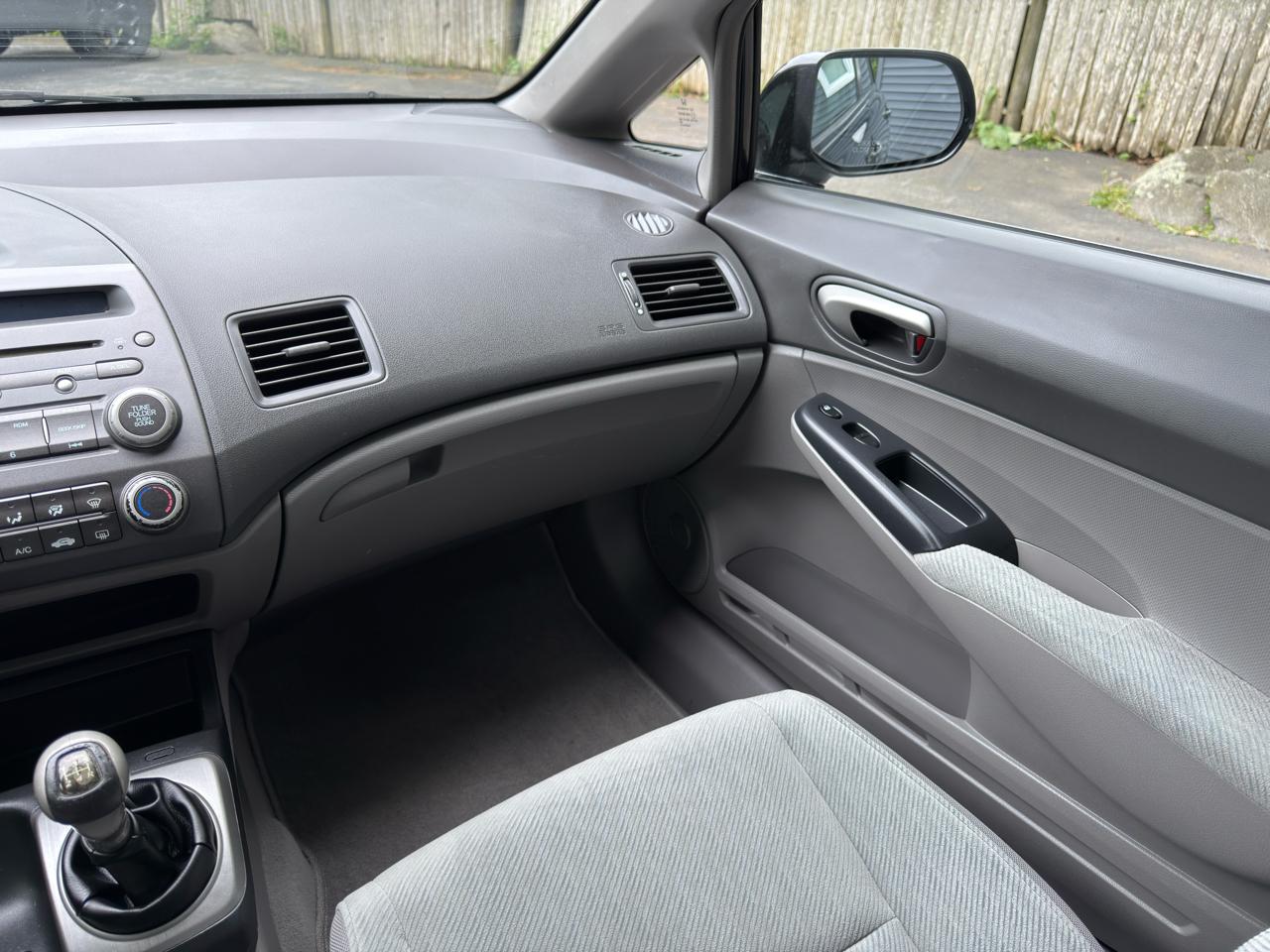 Honda Civic LX Sedan 5-Speed MT 2010