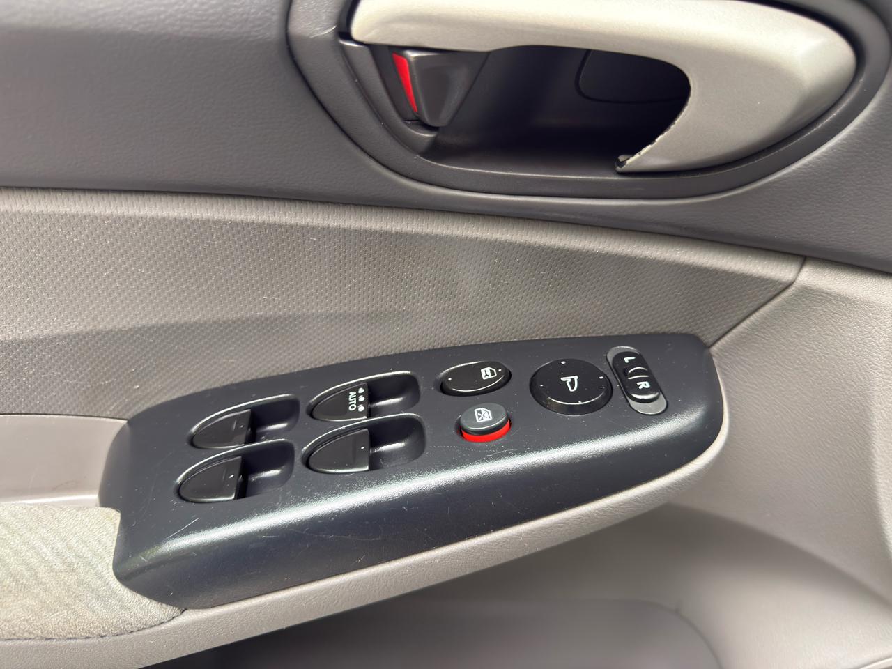 Honda Civic LX Sedan 5-Speed MT 2010