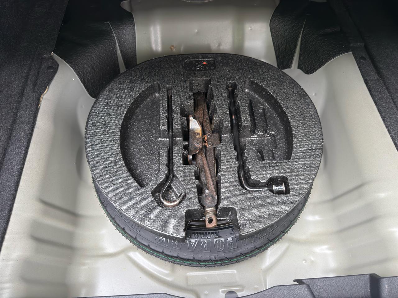 Honda Civic LX Sedan 5-Speed MT 2010