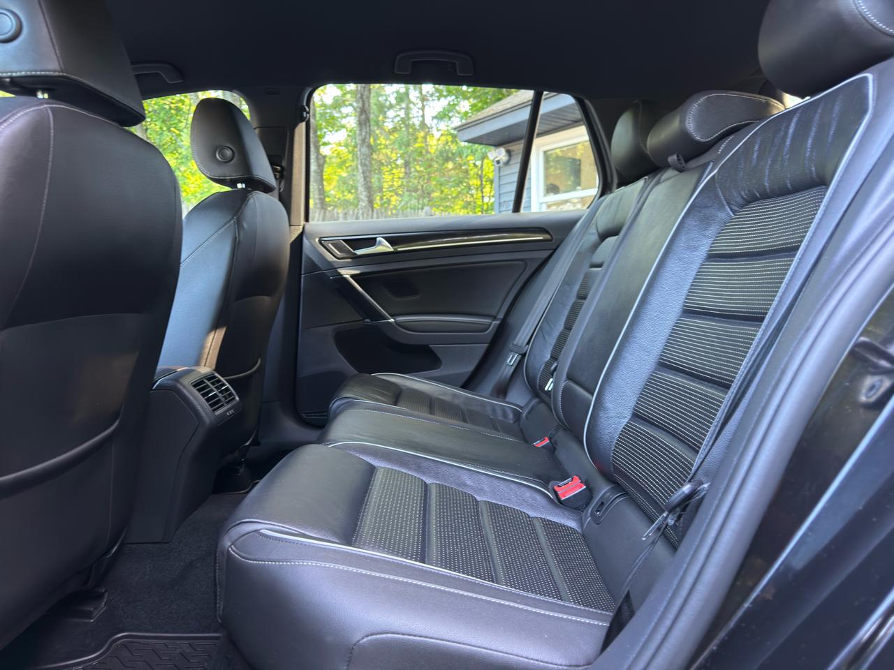 Volkswagen Golf R DCS and Navigation 7A 2018