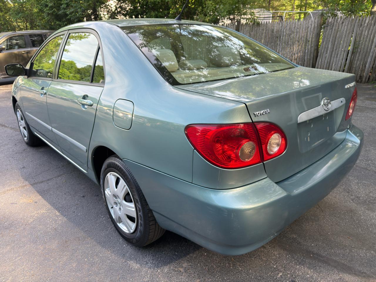 Toyota Corolla LE 2005