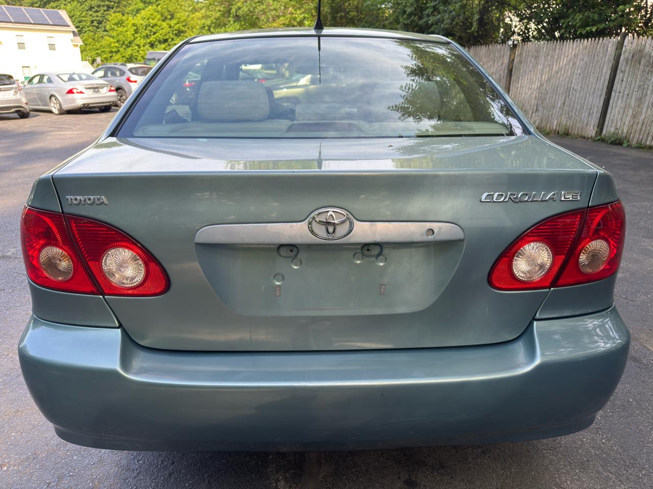 Toyota Corolla LE 2005