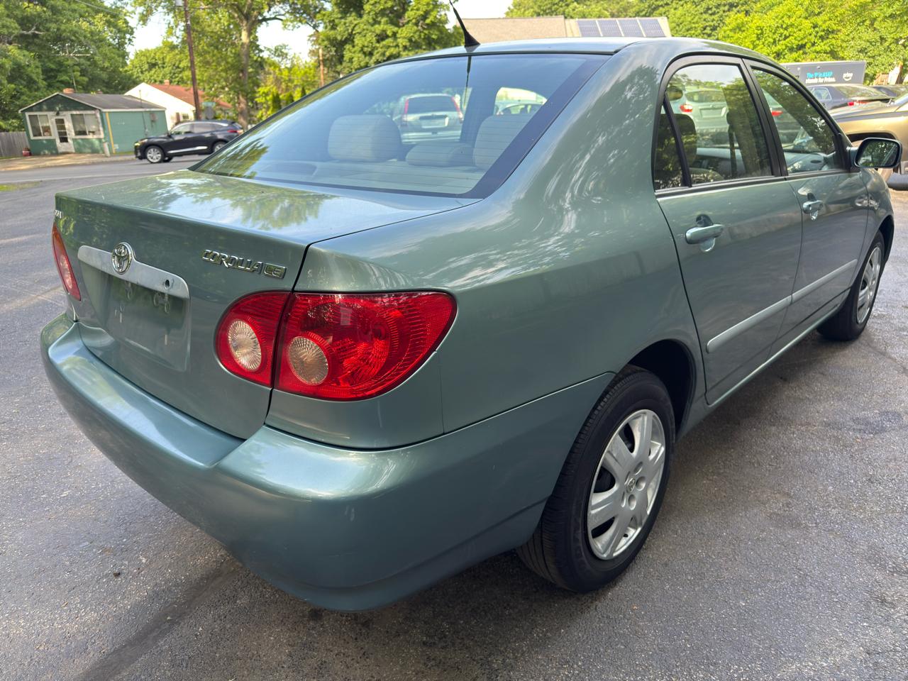 Toyota Corolla LE 2005