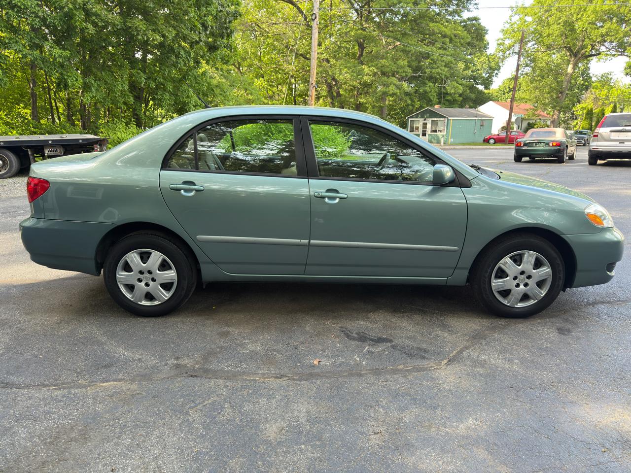 Toyota Corolla LE 2005