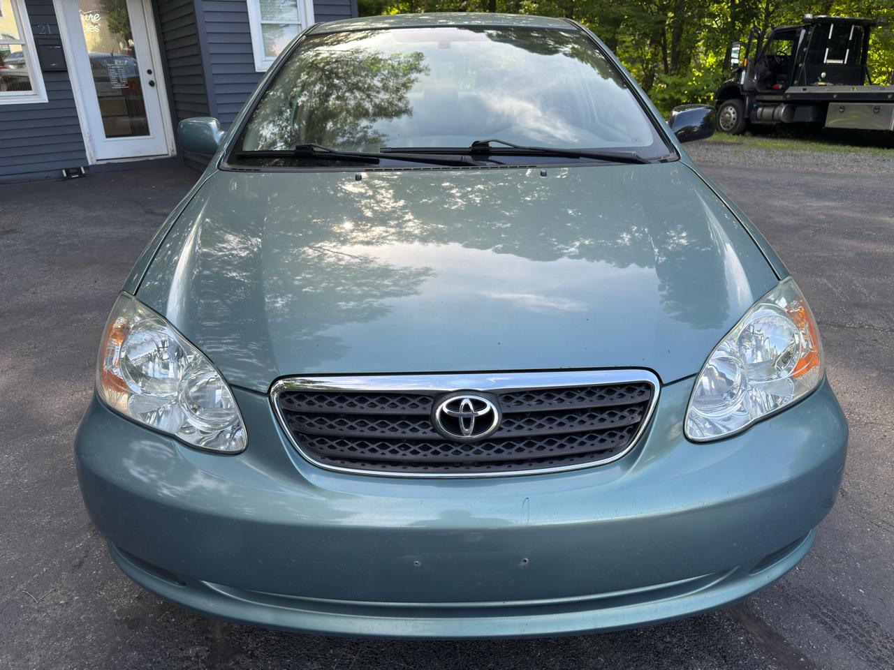Toyota Corolla LE 2005