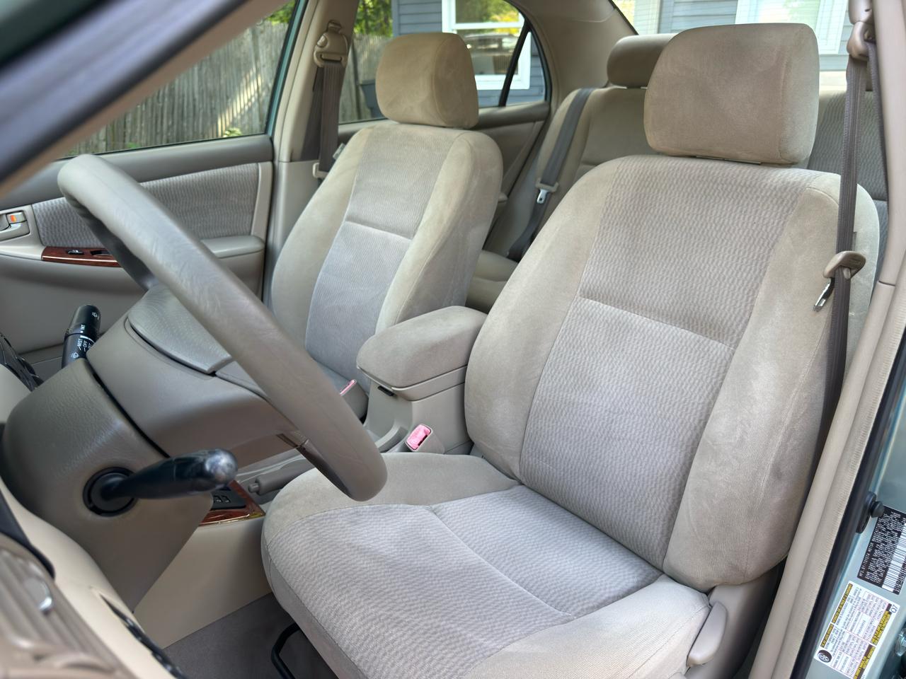 Toyota Corolla LE 2005