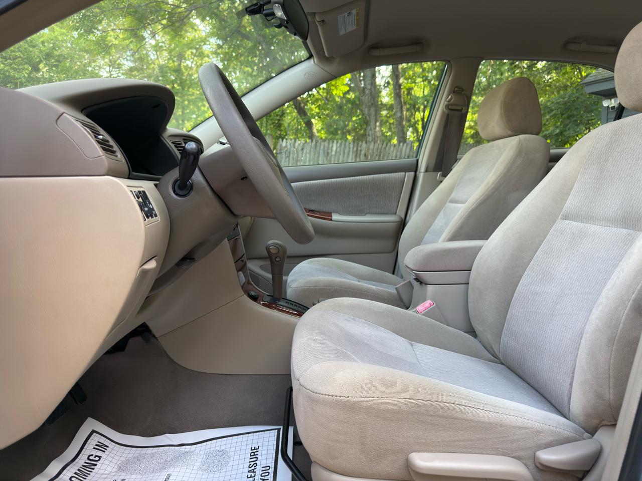 Toyota Corolla LE 2005
