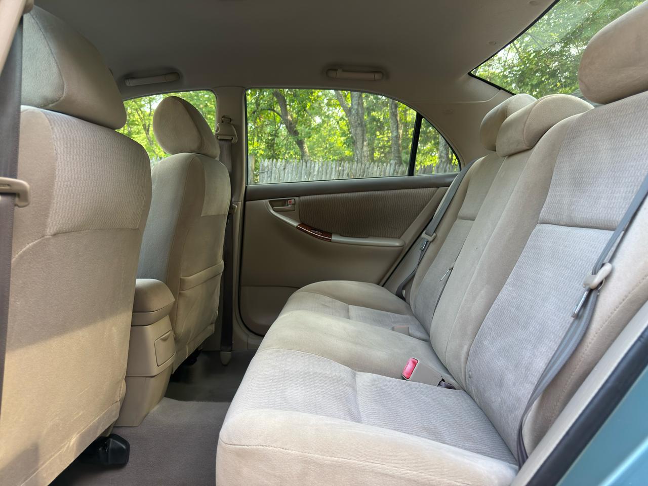 Toyota Corolla LE 2005