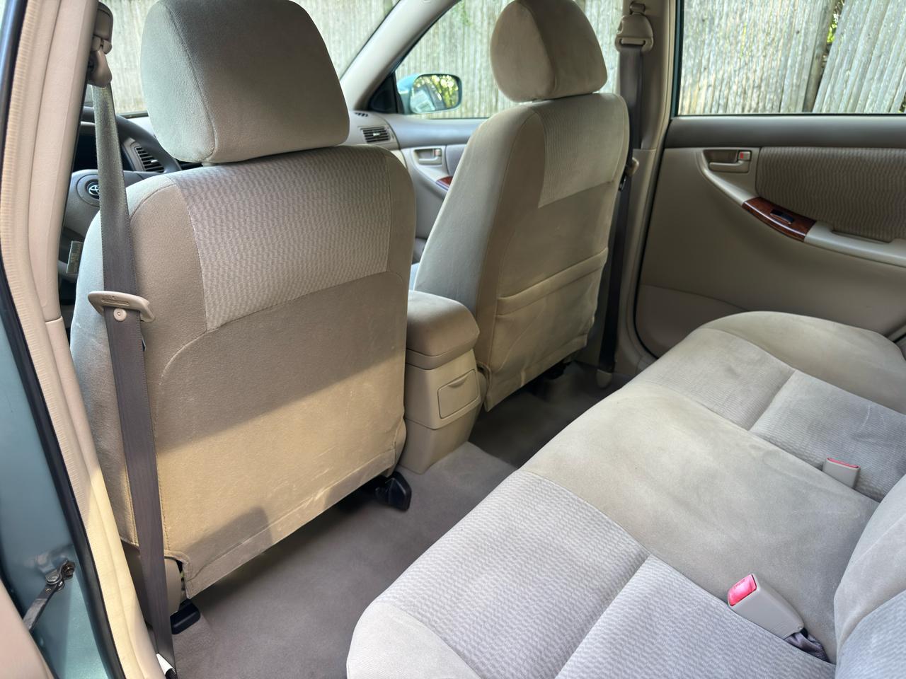 Toyota Corolla LE 2005