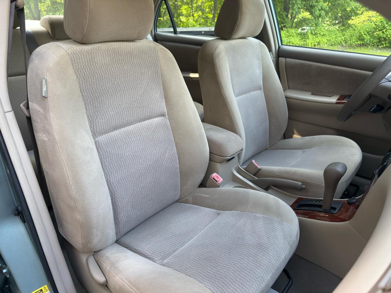 Toyota Corolla LE 2005