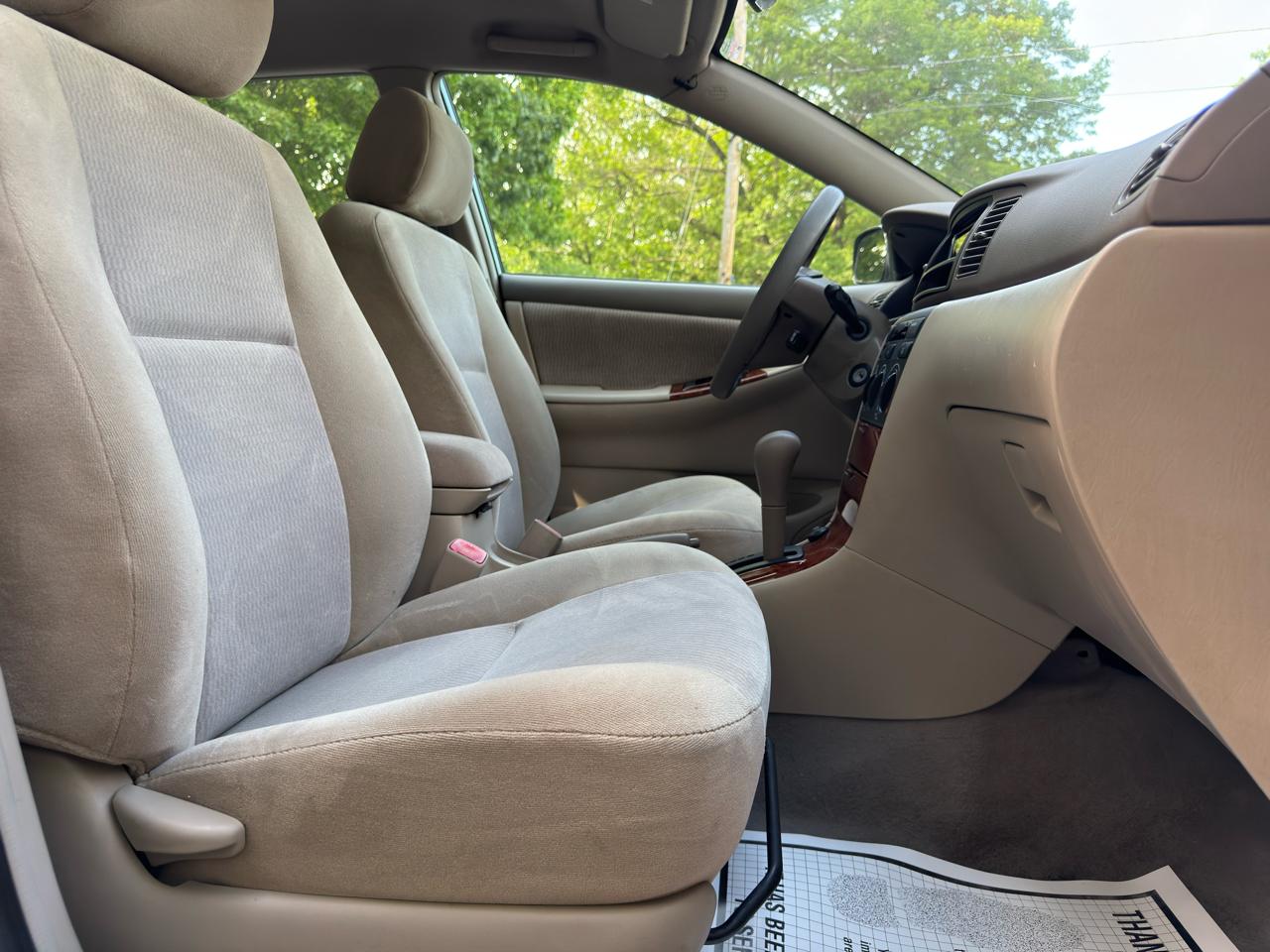Toyota Corolla LE 2005
