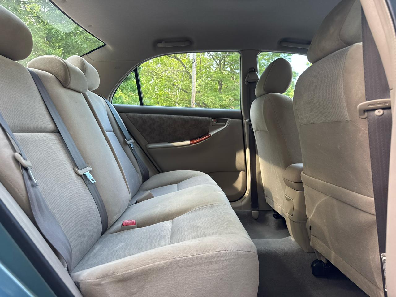 Toyota Corolla LE 2005