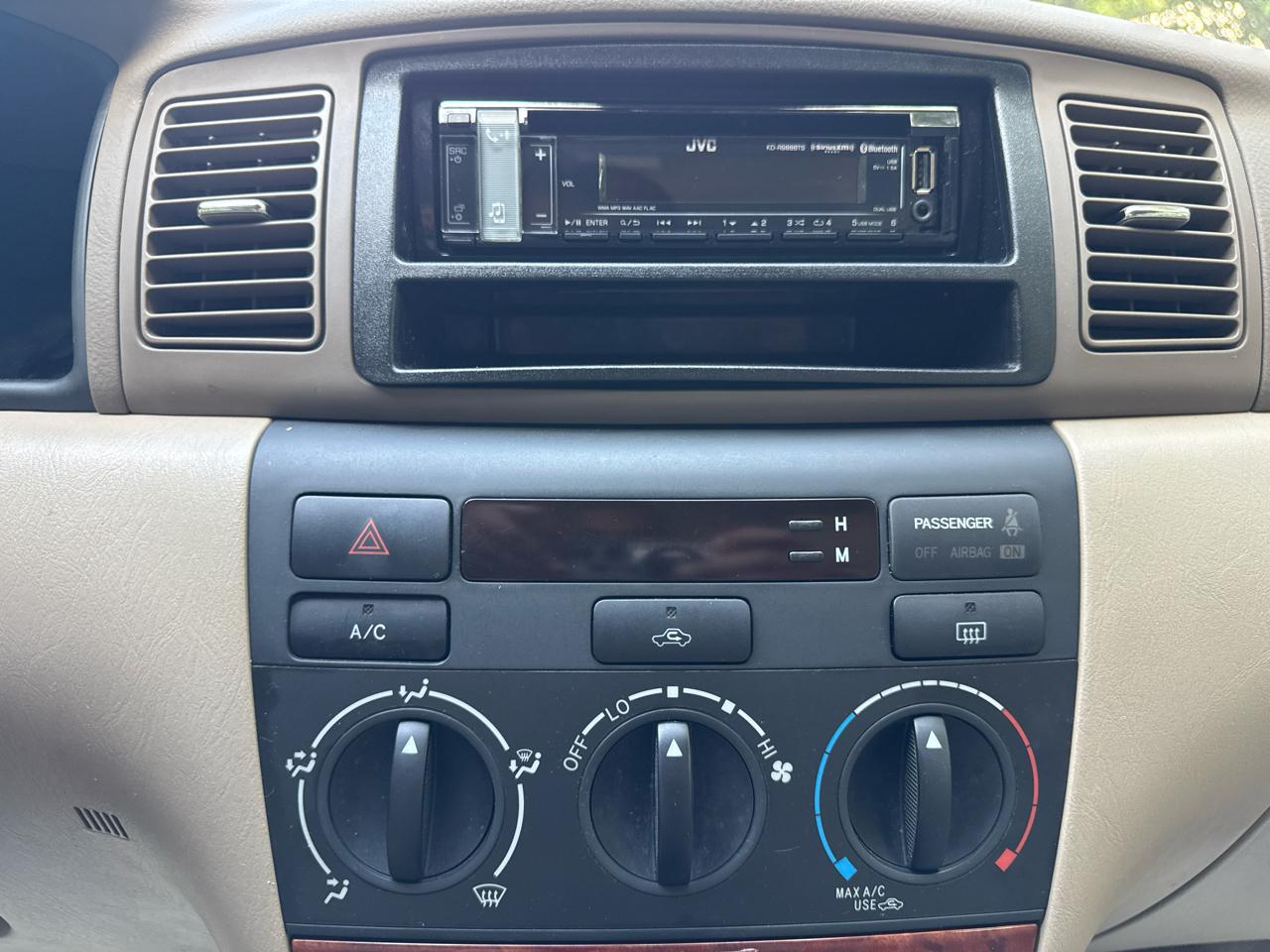 Toyota Corolla LE 2005