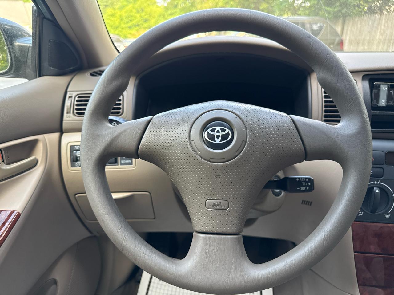 Toyota Corolla LE 2005