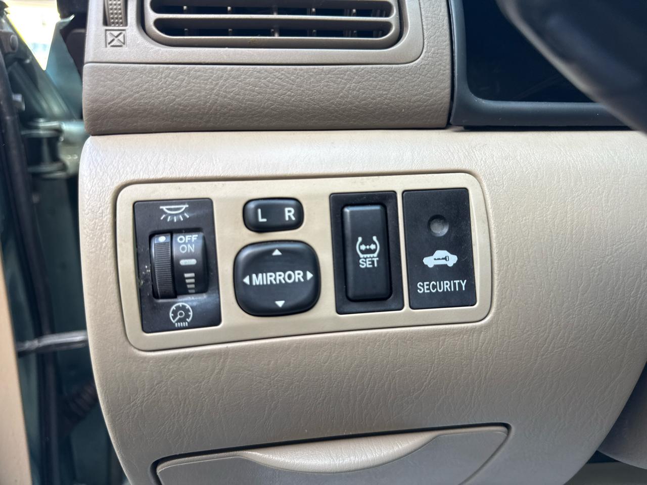 Toyota Corolla LE 2005